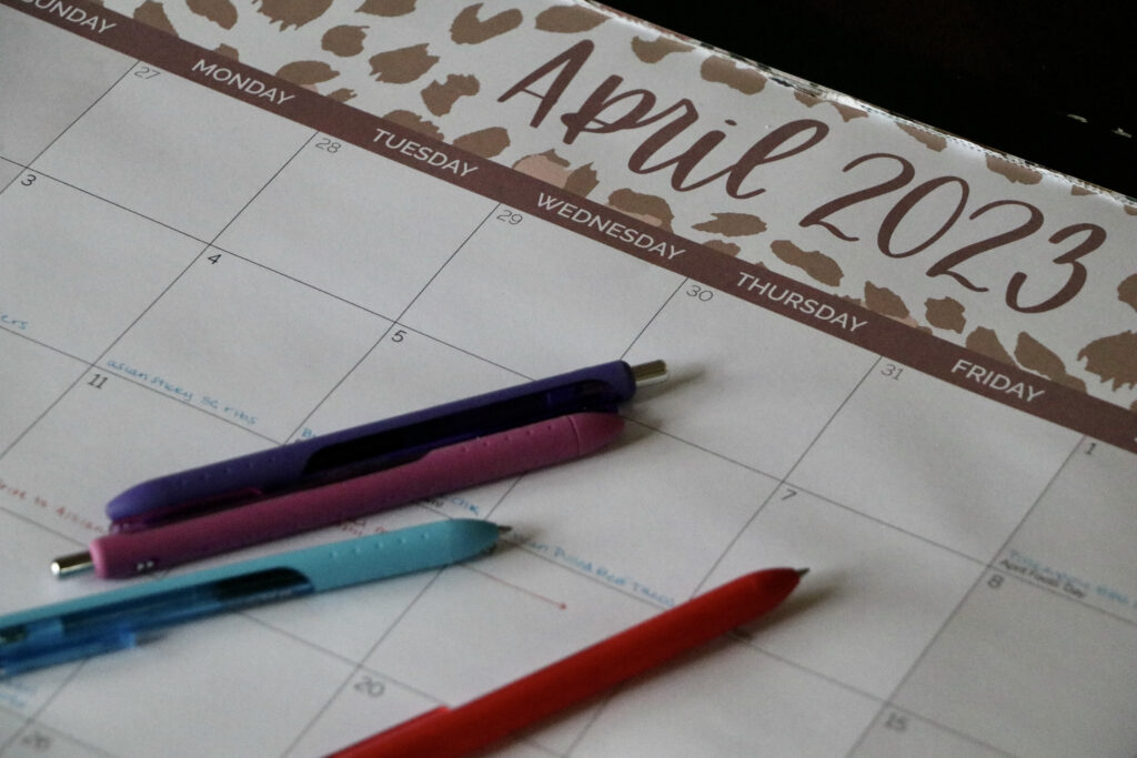 April Calendar with Spring dinner ideas for family